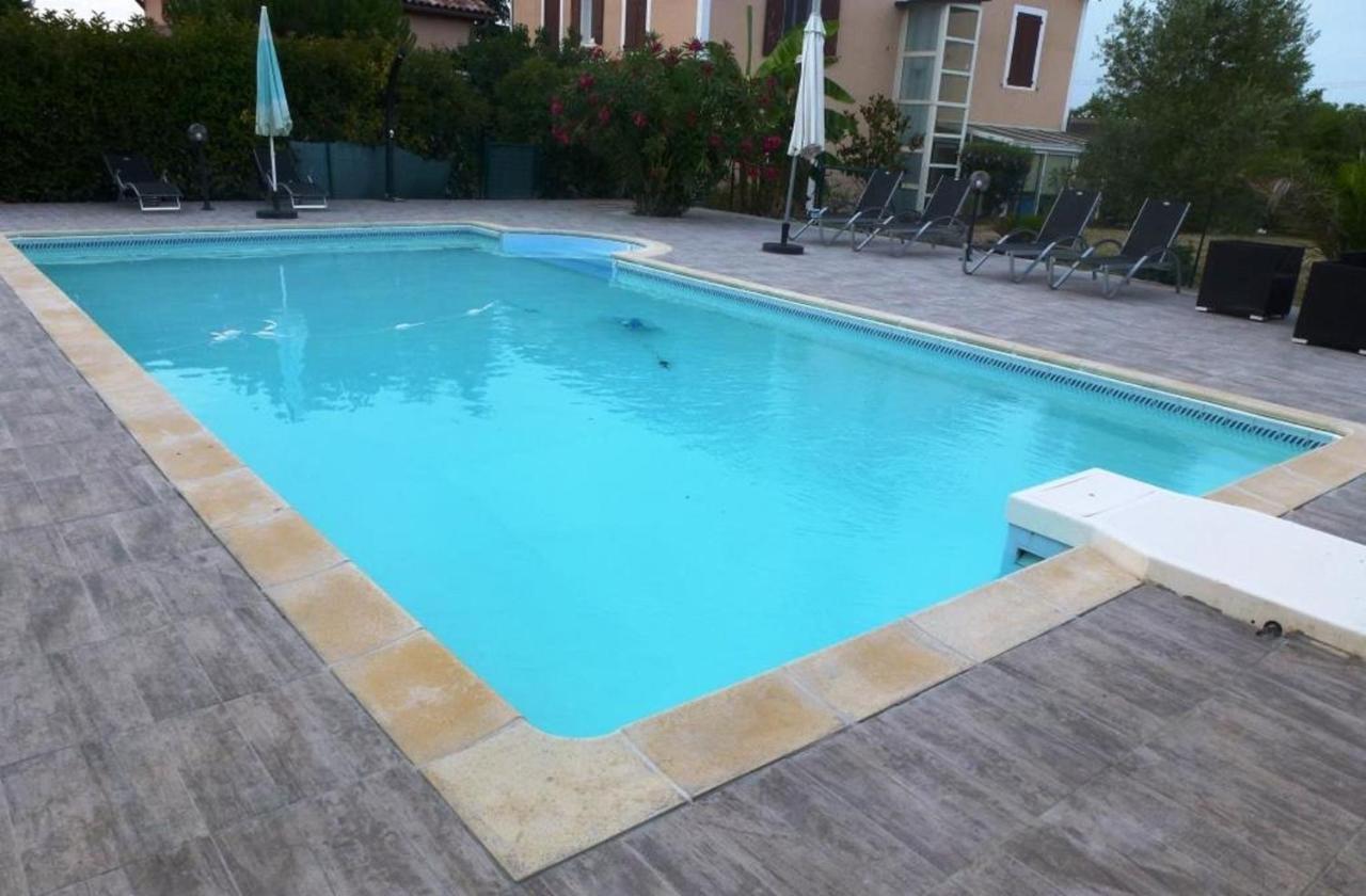 Port Bas Villa Brens  Exterior photo